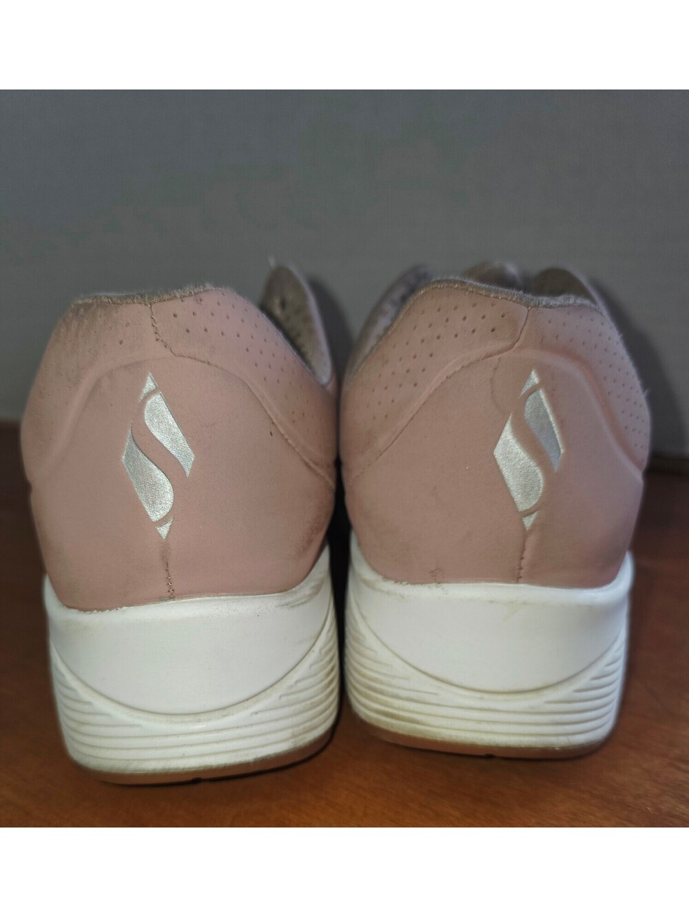 Skechers UNO stand on air sneakers women's size 8.5 - Picture 4 of 8